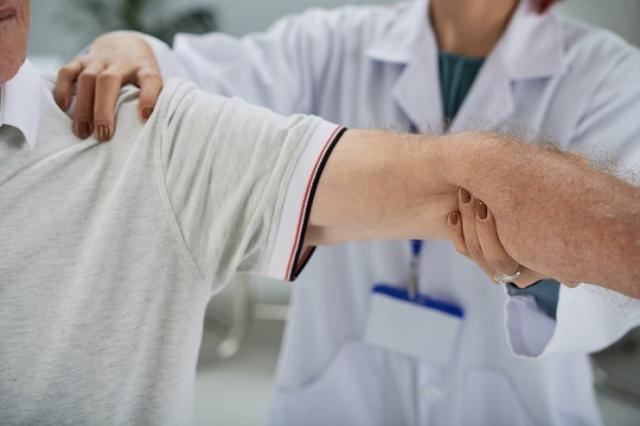 What to Expect Before and After Shoulder Surgery